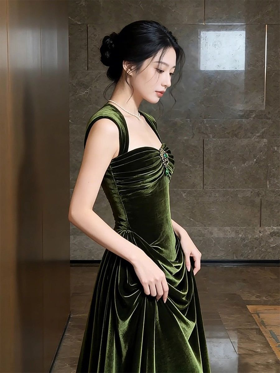 Elegant Emerald Green Velvet Evening Gown，Sleeveless Ruched Prom Dress
