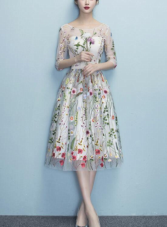 Fashionable Floral Elegant Knee Length Round Neckline Party Dress, Cut